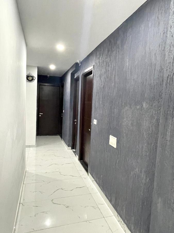 Lime Boutique B&B Gk-1 At Kailash Colony Metro , Greater Kailash Near Eros Hotel Nehru Place นิวเดลี ภายนอก รูปภาพ