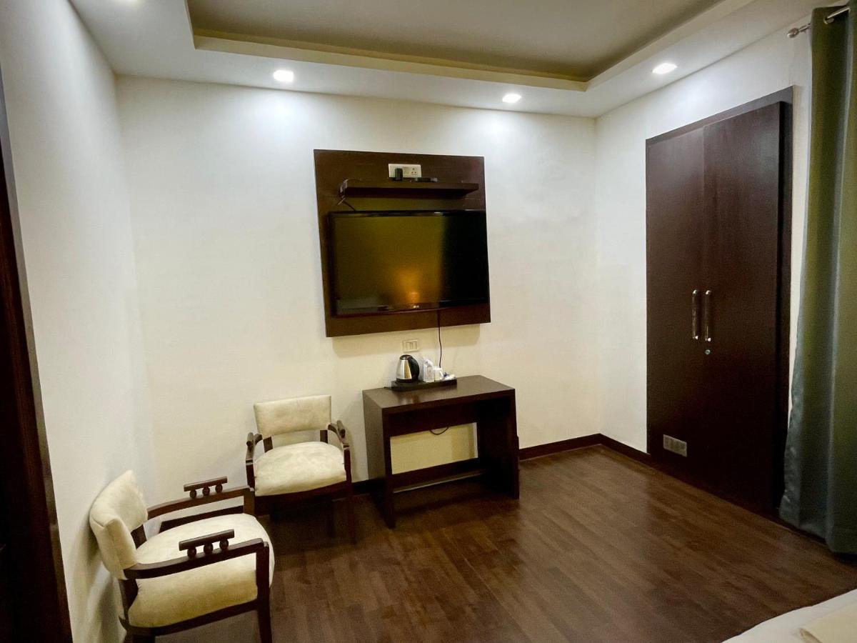 Lime Boutique B&B Gk-1 At Kailash Colony Metro , Greater Kailash Near Eros Hotel Nehru Place นิวเดลี ภายนอก รูปภาพ