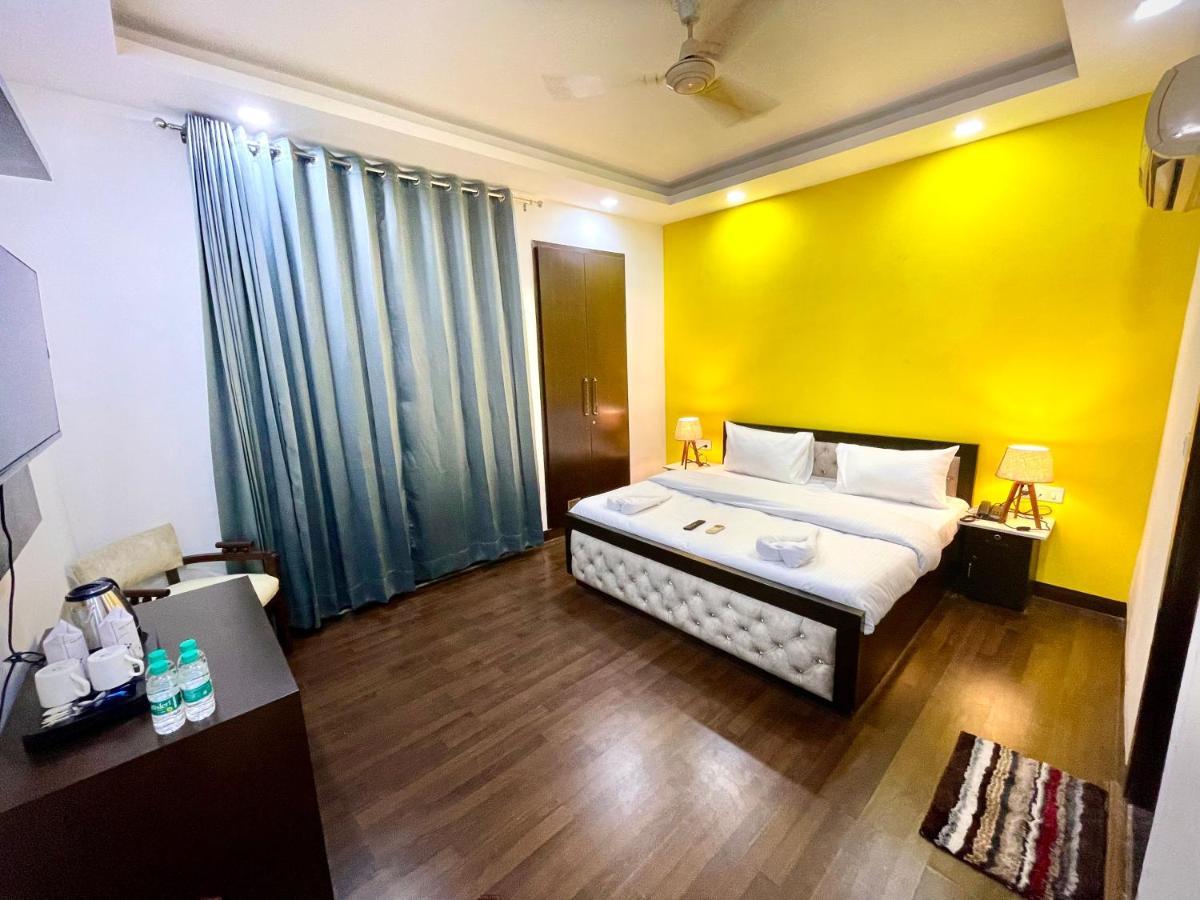 Lime Boutique B&B Gk-1 At Kailash Colony Metro , Greater Kailash Near Eros Hotel Nehru Place นิวเดลี ภายนอก รูปภาพ