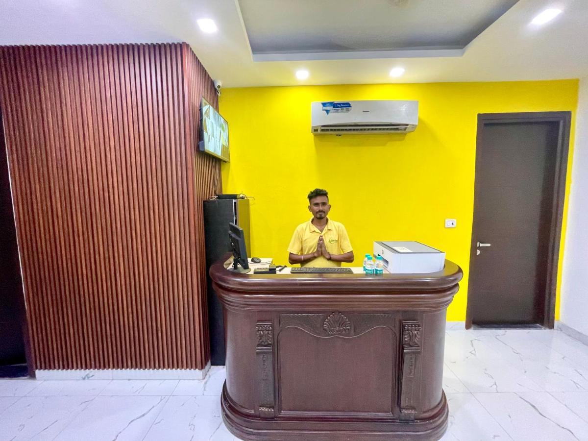 Lime Boutique B&B Gk-1 At Kailash Colony Metro , Greater Kailash Near Eros Hotel Nehru Place นิวเดลี ภายนอก รูปภาพ