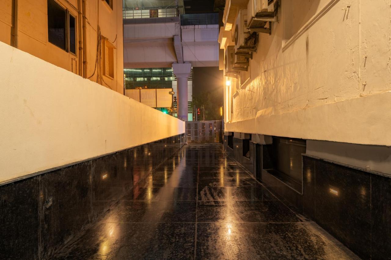 Lime Boutique B&B Gk-1 At Kailash Colony Metro , Greater Kailash Near Eros Hotel Nehru Place นิวเดลี ภายนอก รูปภาพ