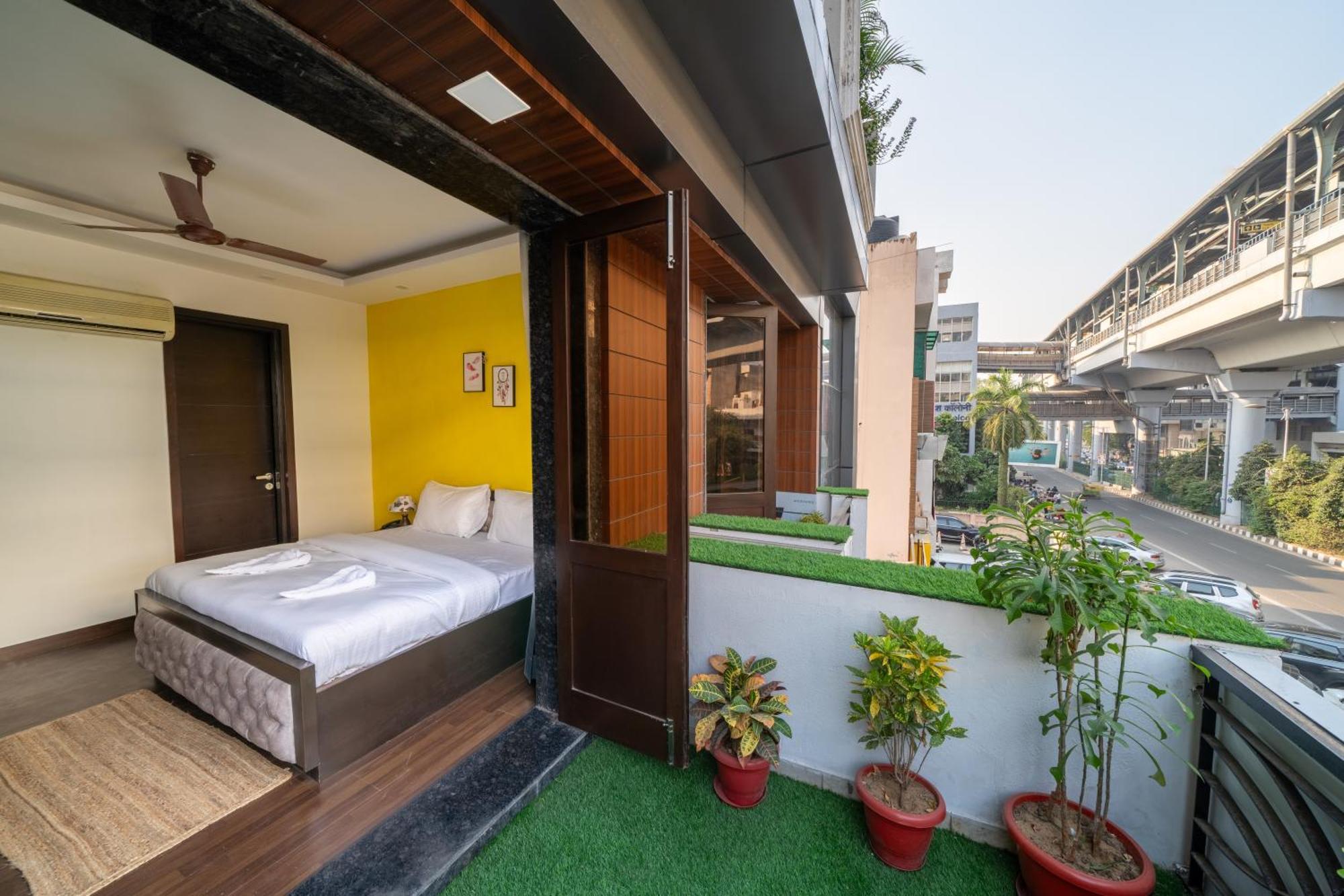 Lime Boutique B&B Gk-1 At Kailash Colony Metro , Greater Kailash Near Eros Hotel Nehru Place นิวเดลี ภายนอก รูปภาพ